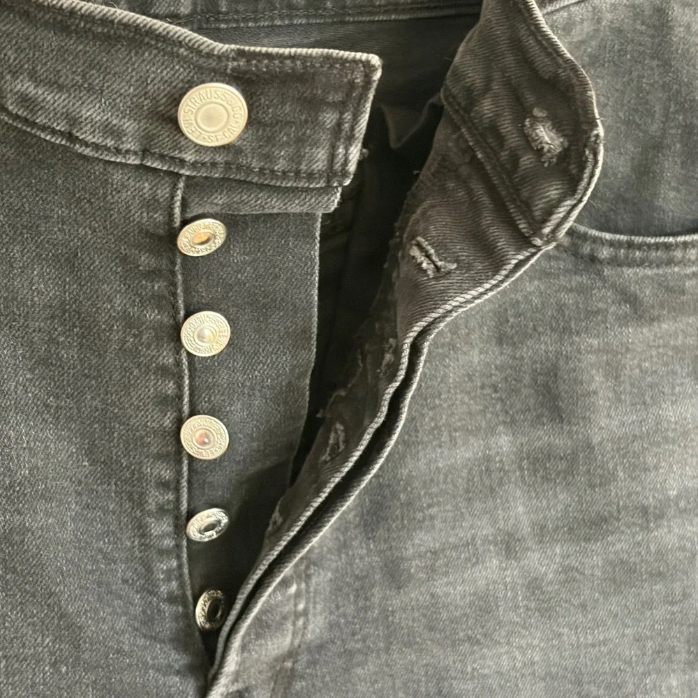 Levis 501 Original Cropped Jeans Faded Black High Rise Button Fly 72693-0134 W32